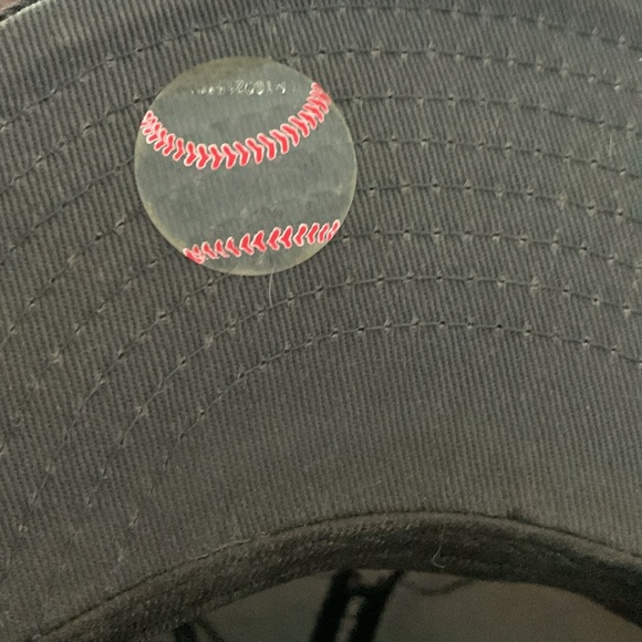 MLB branded pirates ball cap - Picture 2 of 5